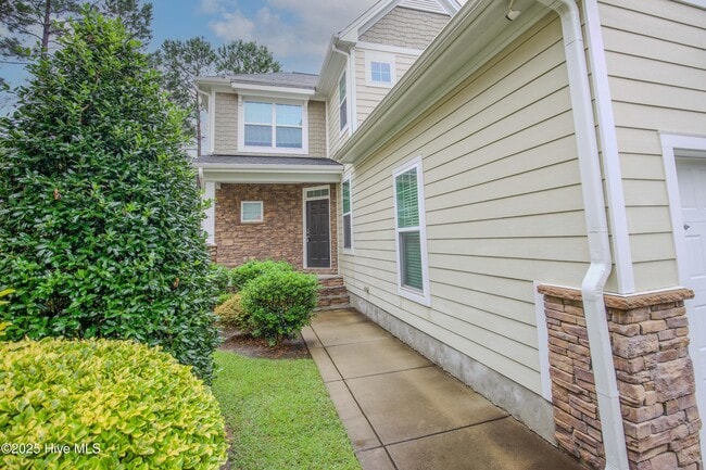 Building Photo - 104 Pine Hawk Dr Rental