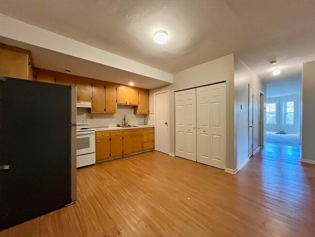 Photo - 19 Divinity St Unit 3E