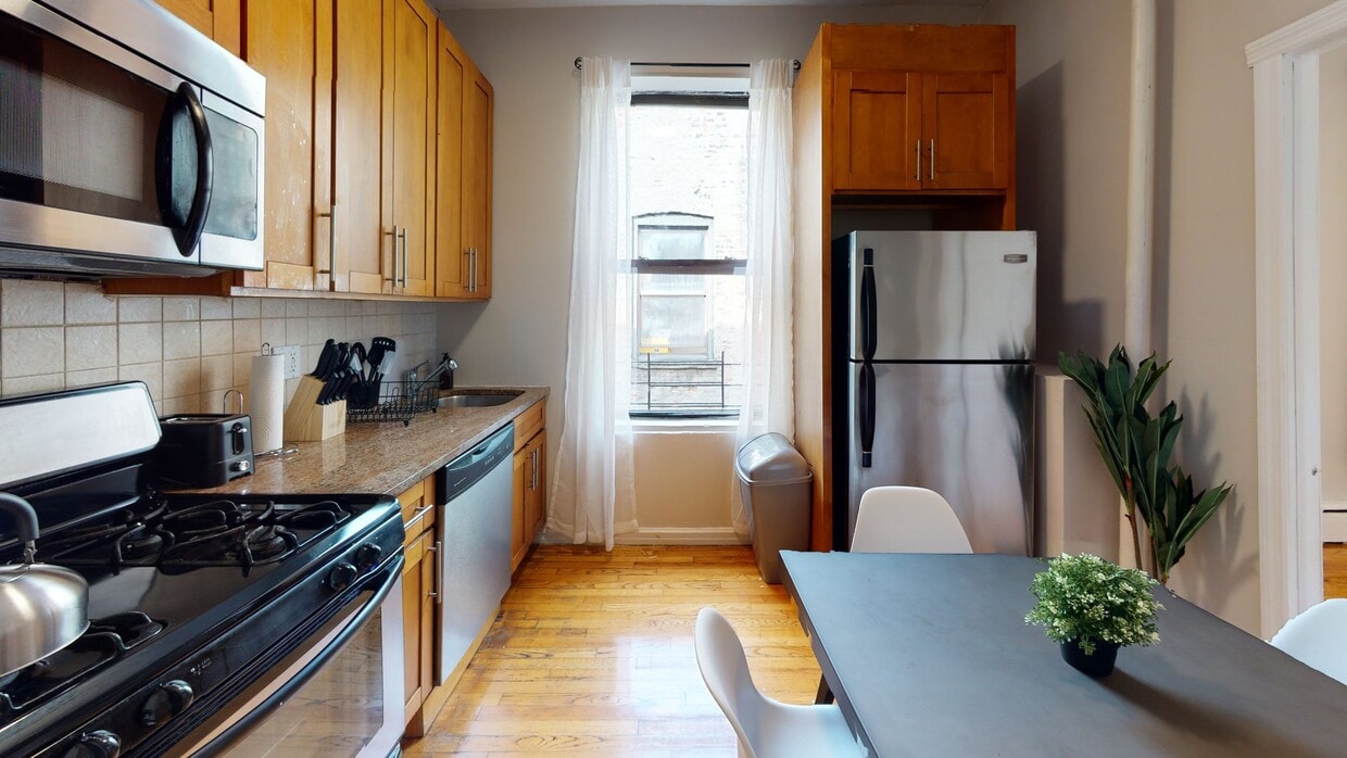 Photo - Private bedroom in 3 bed/1 bath Home