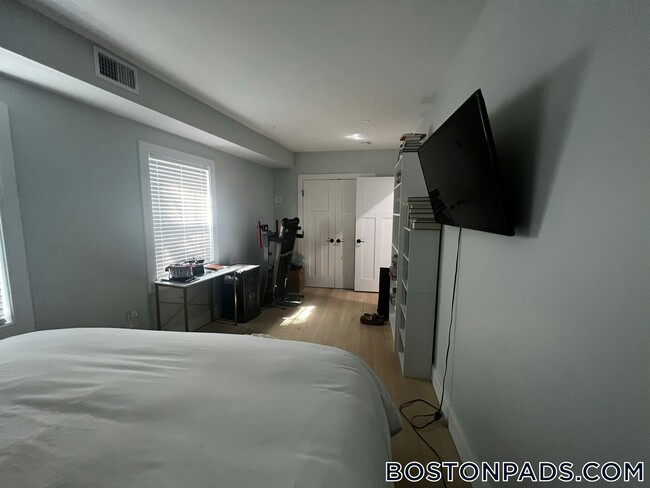 3 Walley St Unit 2