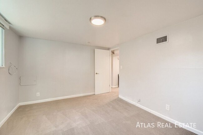 Photo - 2475 S Lafayette St