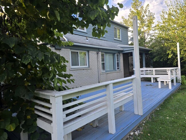 Photo - 2385 Rutherford Rd