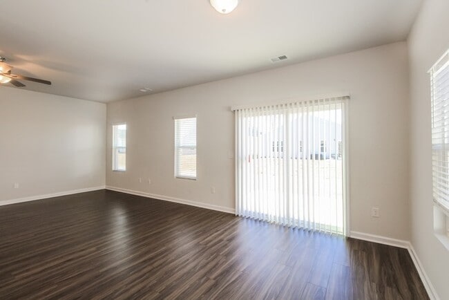 Photo - 367 Augustine Dr