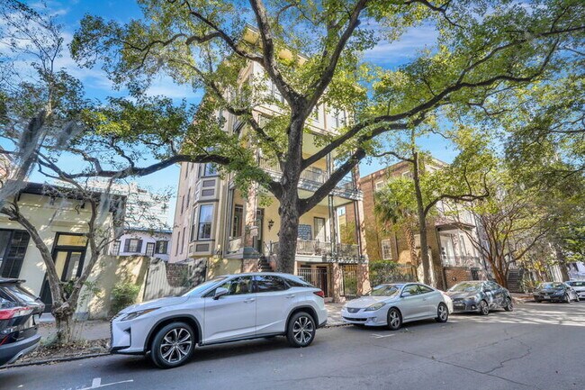 Photo - 112 E Harris St