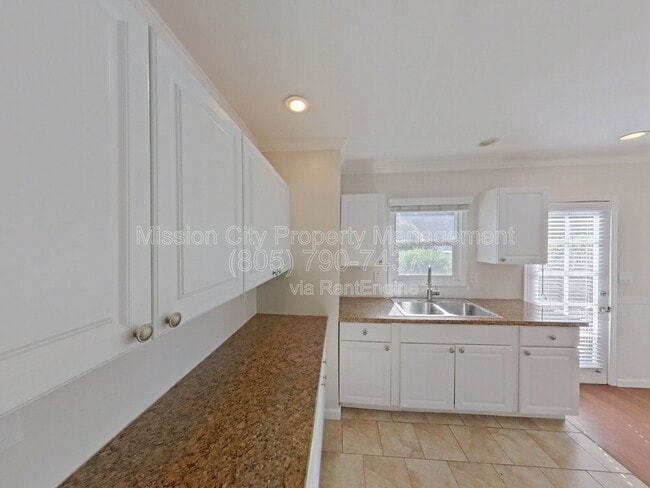 Photo - 515 N Alisos St
