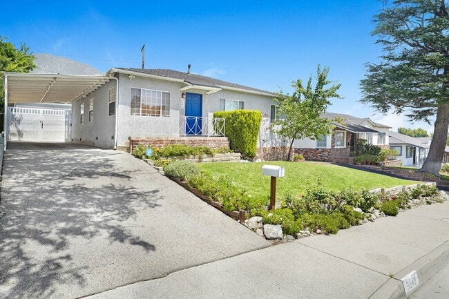Photo - Beautiful 3 bed 2.5 Bath House- La Crescenta/Glendale