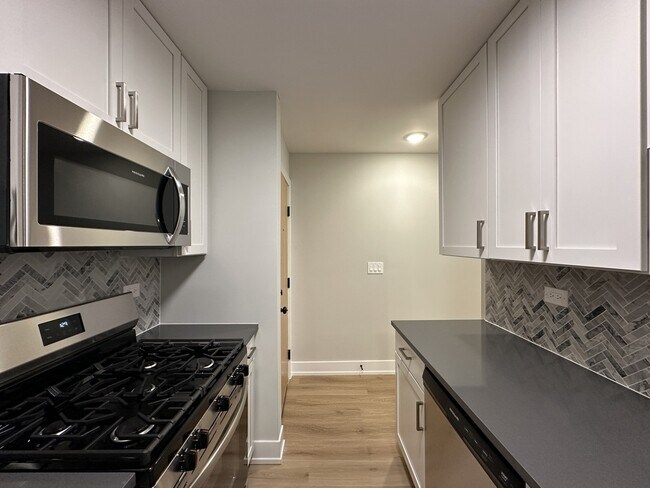 Photo - 535 W Aldine Ave Unit 904