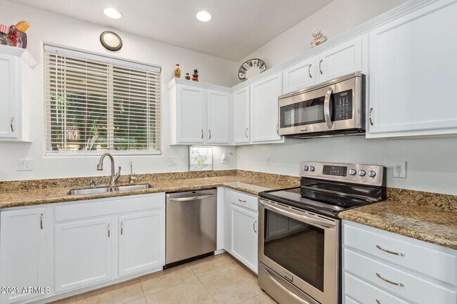 Photo - 230 N 174th Dr