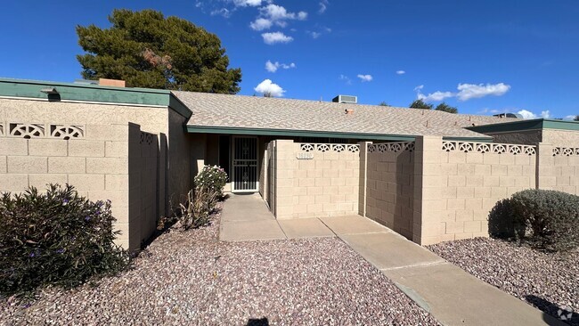 Building Photo - Newly renovated Bellair Townhome