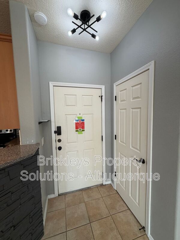 601 Menaul Blvd NE Unit #2102