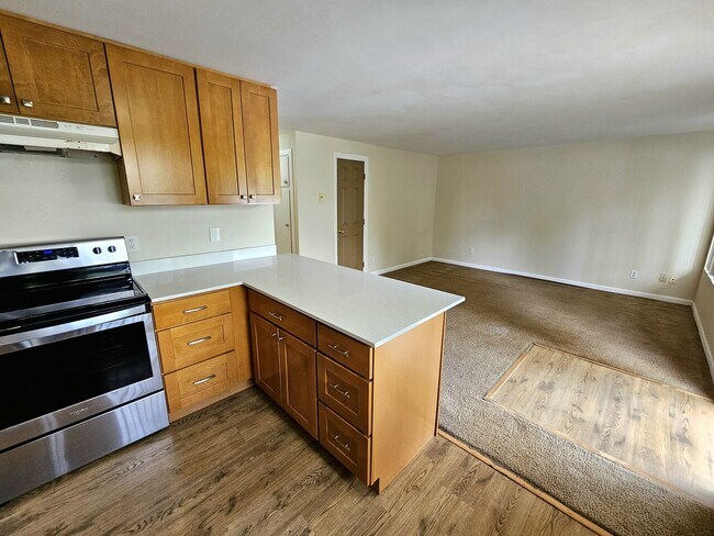 Photo - Lynhaven Apartments Unit 1