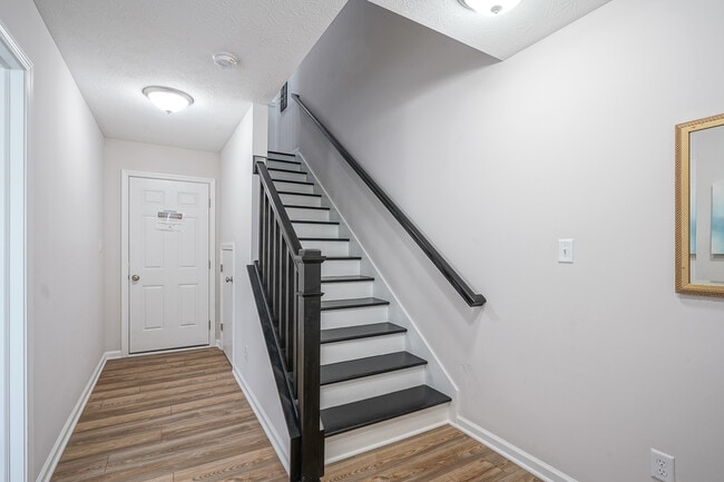 Photo - 2901 W New York St