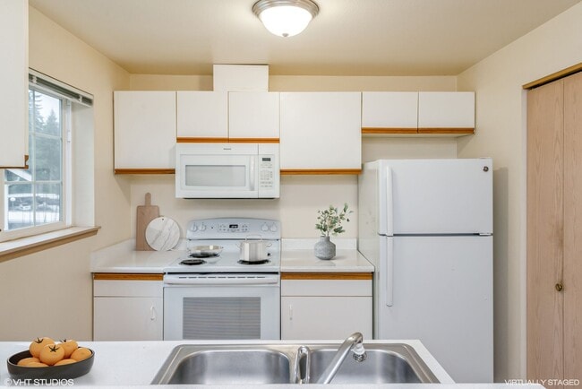 Photo - Landis Pointe