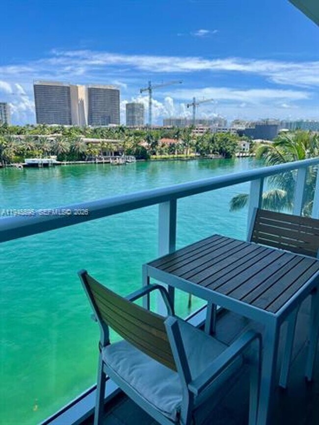 Photo - 9821 E Bay Harbor Dr Unit 9821 E Bay Harbor Dr 605