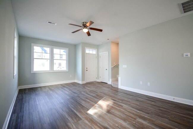 Photo - Gorgeous 2 Bedroom Townhome in Beachside Village