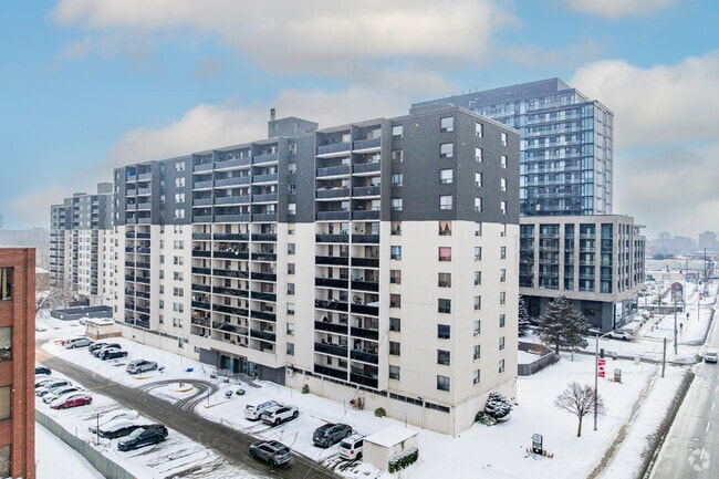 Photo - 120 Dundas Street