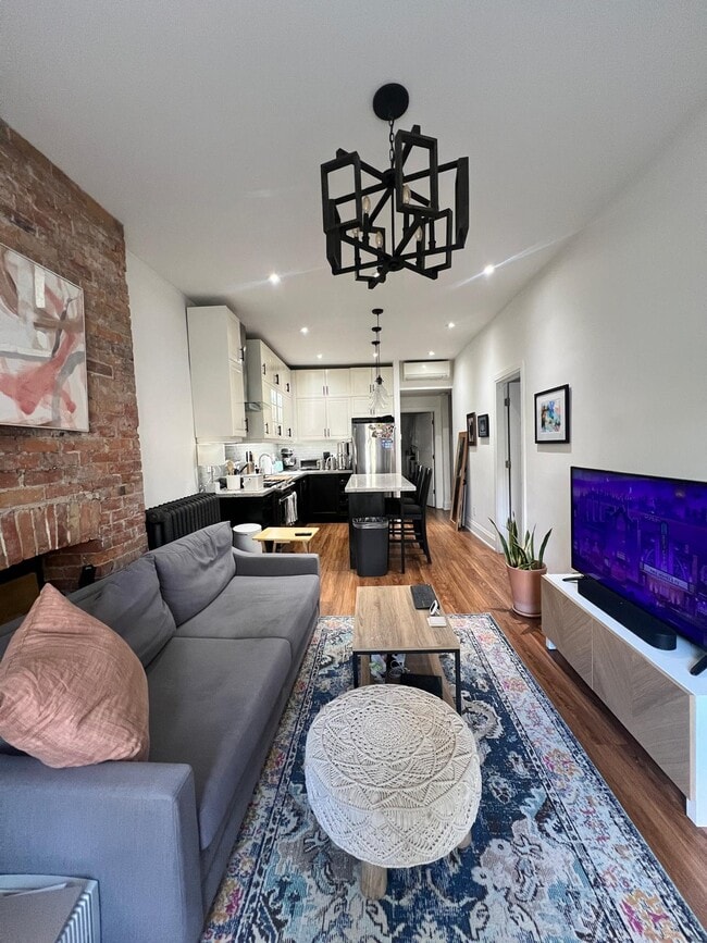 Photo - 326 High Park Av