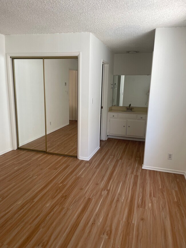 Photo - 11515 Ohio Ave