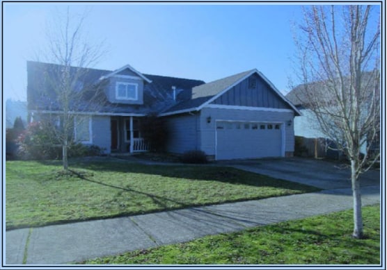 Beautiful home, large kitchen, vaults, fresh paint.