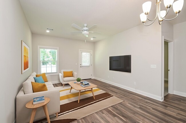 Photo - 1157 Walker Point Way