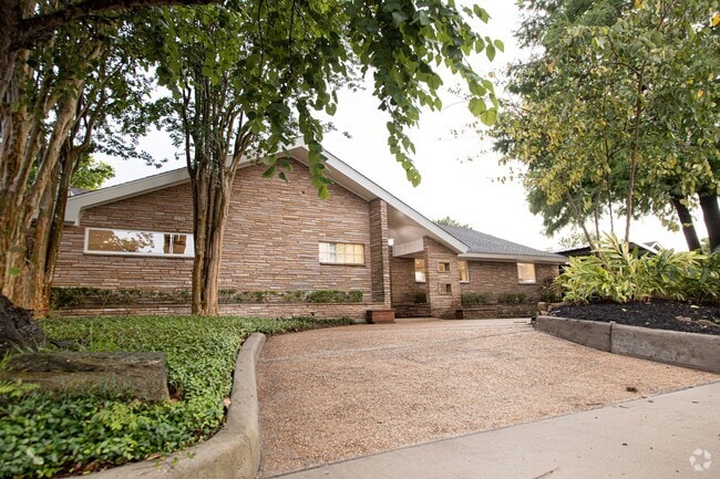 Front of home from Braeswood Blvd - 3619 Braeswood S Blvd Rental