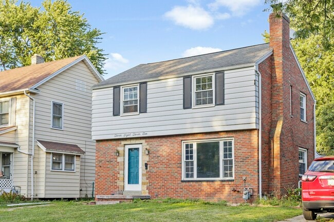 Building Photo - 3836 Woodmont Rd Rental