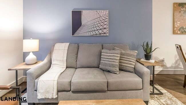 Building Photo - 777 Preston St