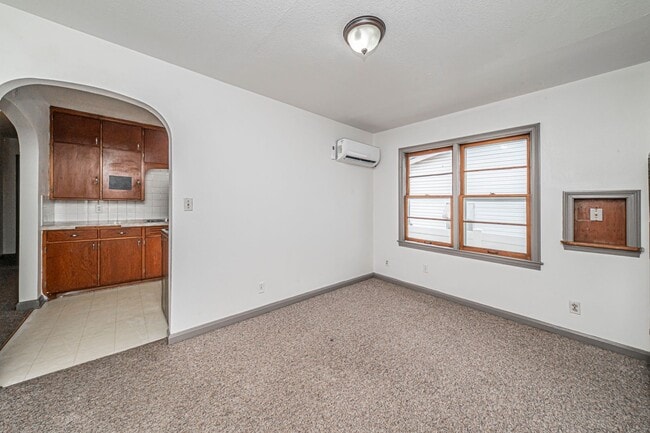 Photo - 411 W 5th St Unit 2-4