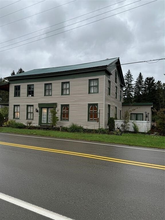 Building Photo - 212 Main St