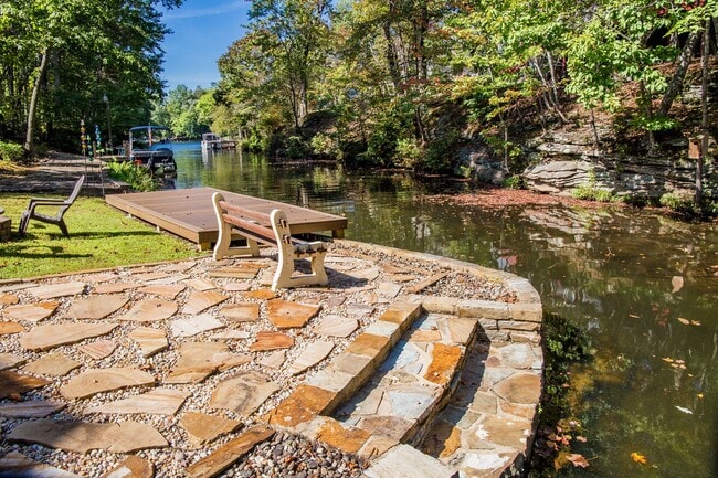 193 Meadowview Dr