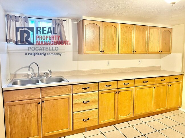 Photo - 611 N 11th Ave Unit B