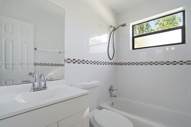 Photo - 4120 SW 19th St Unit 1