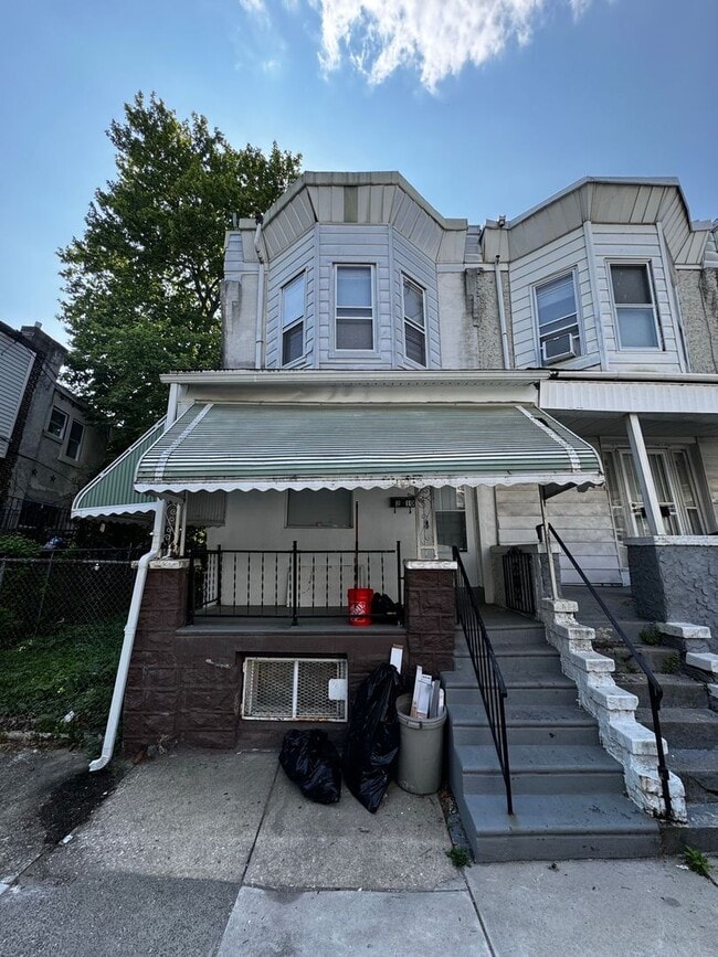 Building Photo - 210 N Avondale St