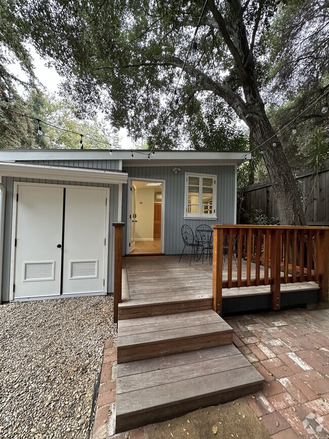 Building Photo - 1286 Old Topanga Canyon Rd Rental