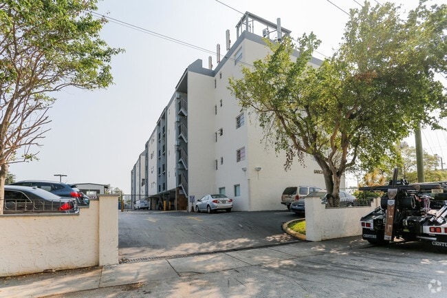 Photo - Garcia Apartments