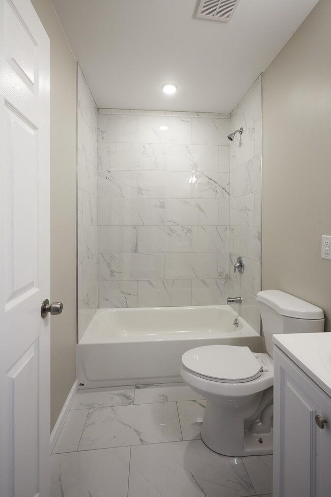 Photo - 5514 Woodland Ave Unit 3