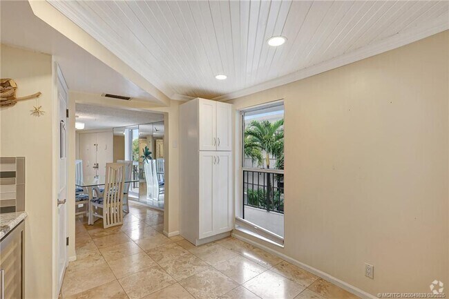 Building Photo - 1357 NE Ocean Blvd Unit 318 Rental