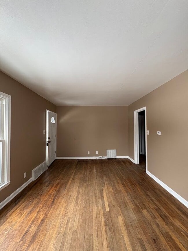 Photo - Three bedroom one bathroom home for rent