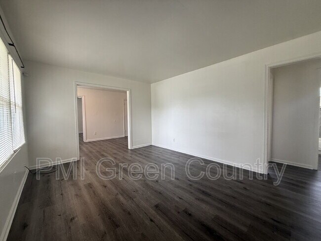 Photo - 6117 N Main St