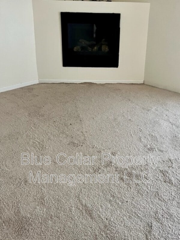 Photo - 104 College St