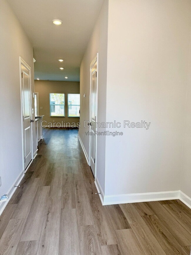 Photo - 1719 Braemar Vlg Dr