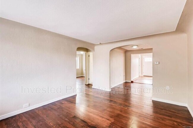 Photo - 825 S Newton St