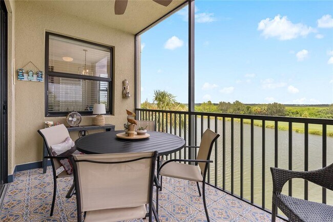 7015 River Hammock Dr Unit 306