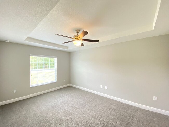 Photo - Desirable SW Ocala Neighborhood 4/2/2 *WON'T LAST*