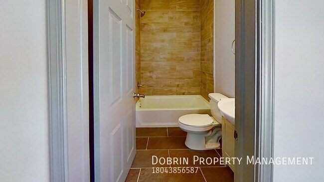 Photo - 323 S Cherry St