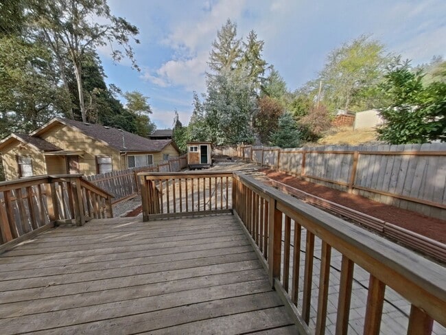 Photo - Charming bungalow with a large fence yard!