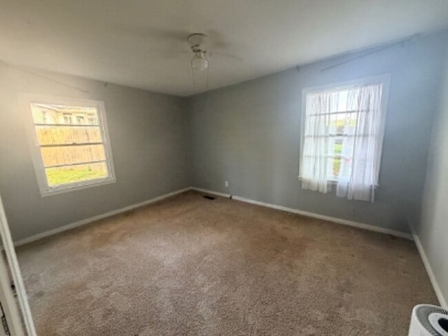 Photo - 400 Woodvale Ln
