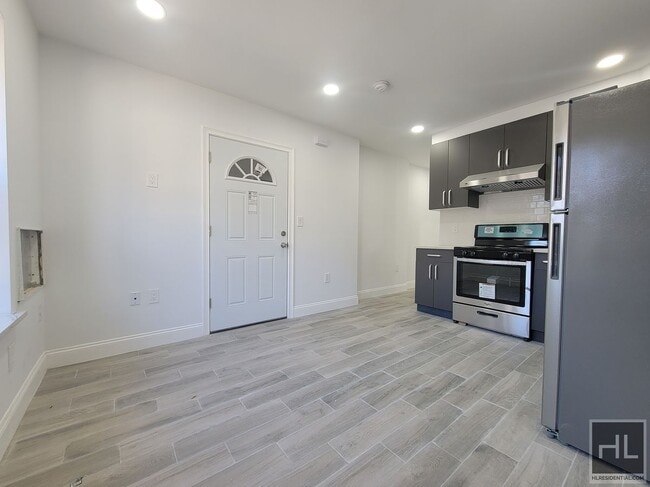 Photo - 184 Battery Ave Unit 1