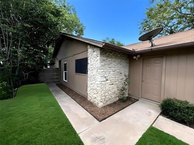 Photo - 7600 St Amant Pl