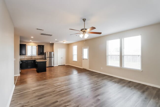 Photo - 2418 Lawn Crest Dr